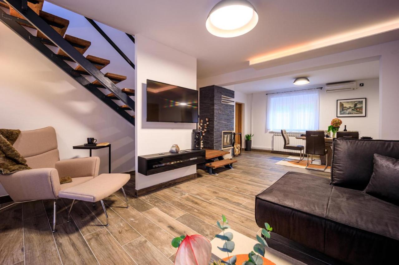 Villa Aljmaš Екстериор снимка
