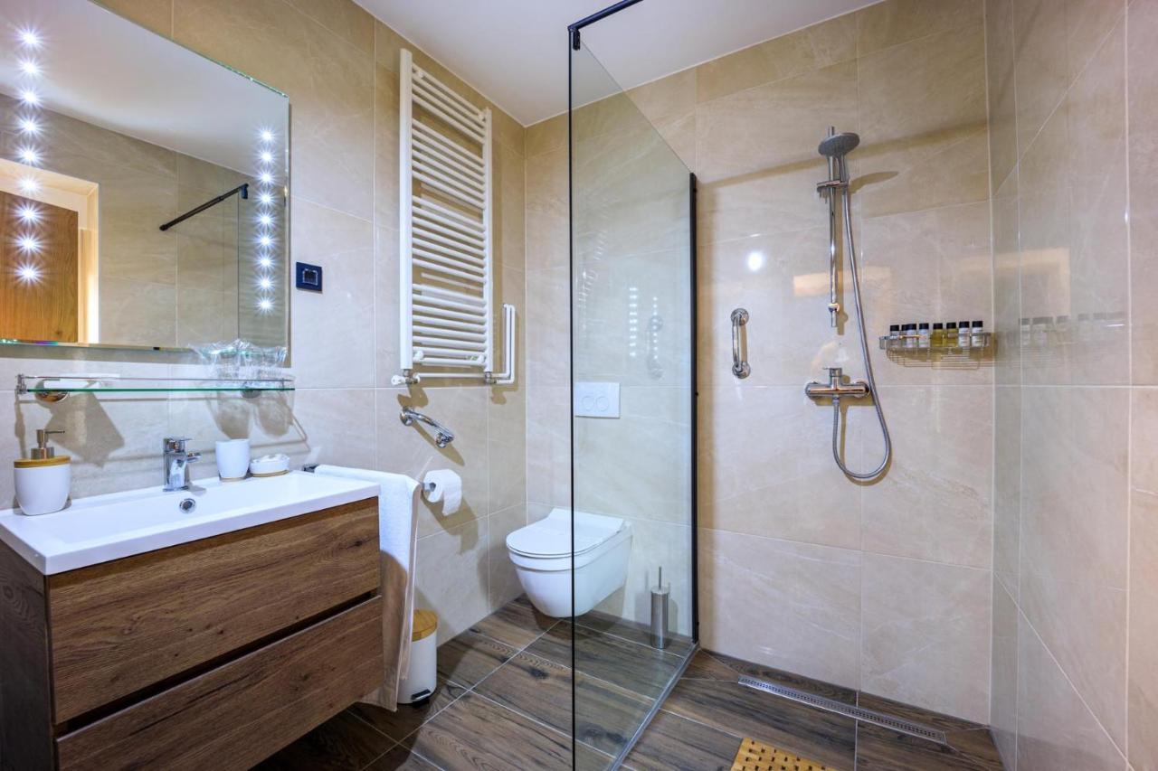 Villa Aljmaš Екстериор снимка