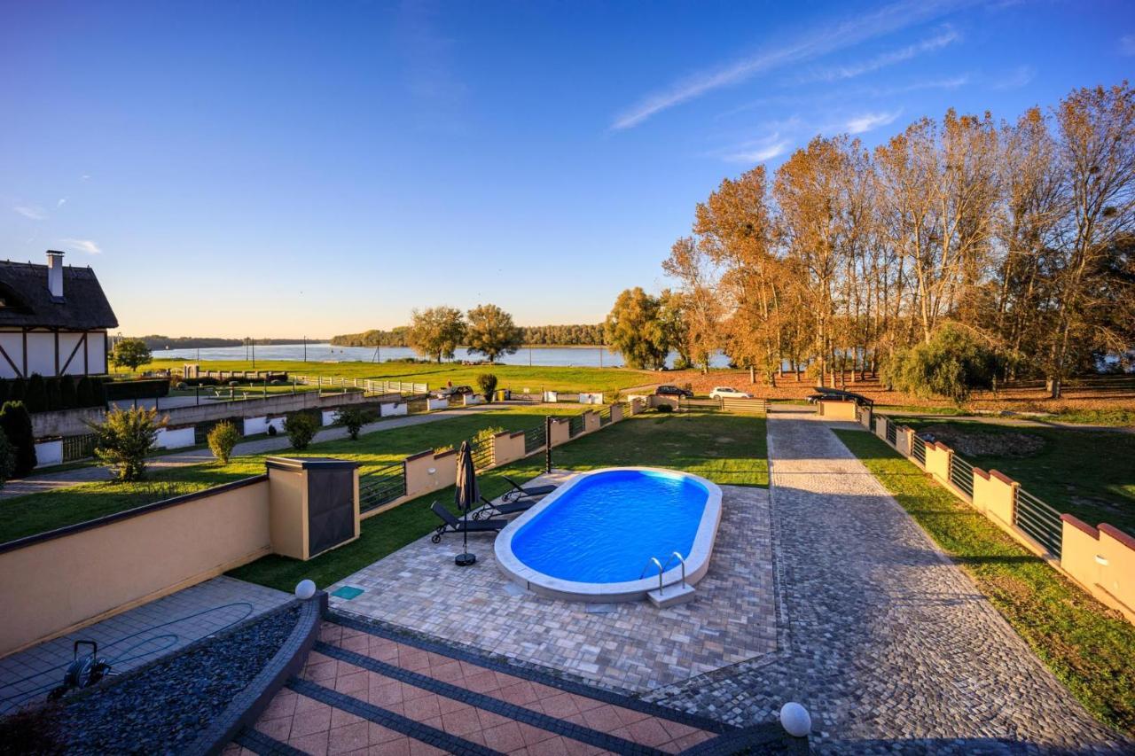Villa Aljmaš Екстериор снимка